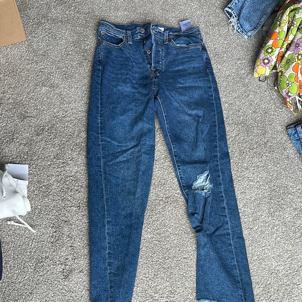 Womens Levi Jeans